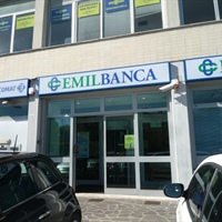 Emil Banca aiuta i suoi dipendenti: 30 ore in più di permessi retribuiti a caregiver, lavoratori fragili e genitori