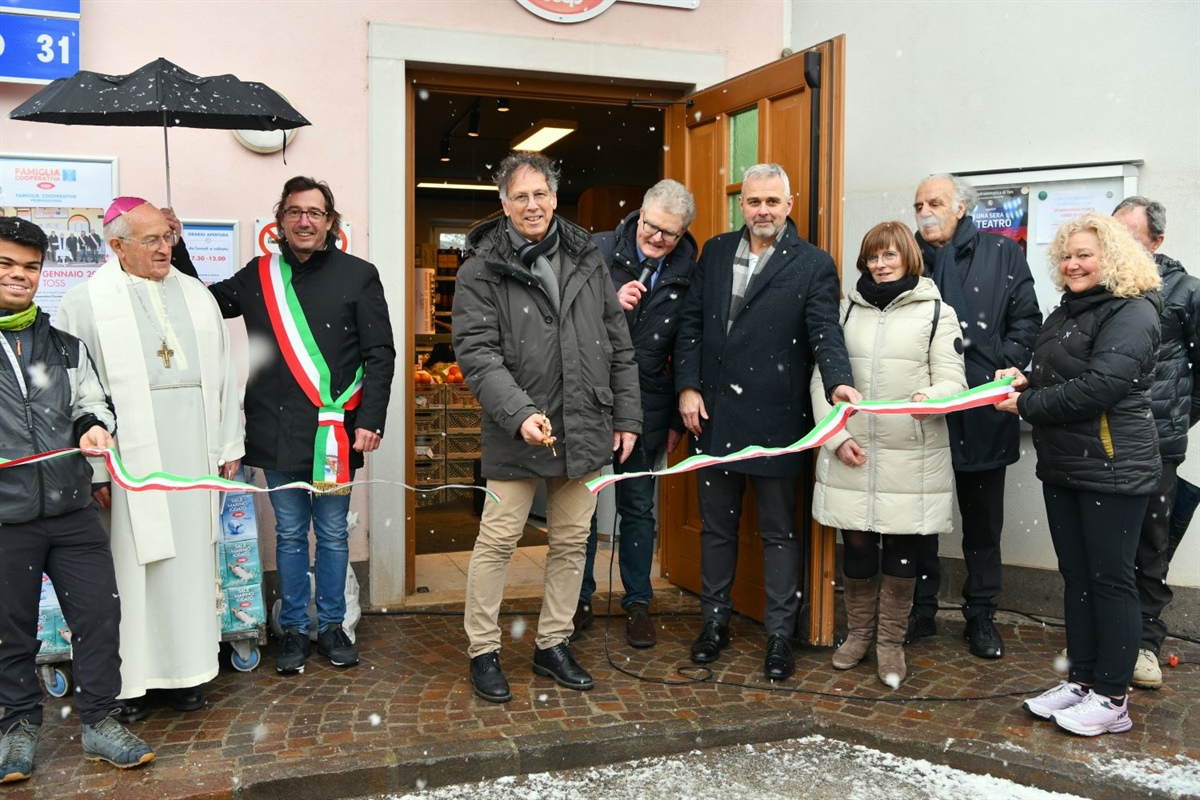 Trento, inaugurato il nuovo punto vendita della Famiglia Cooperativa Primanaunia