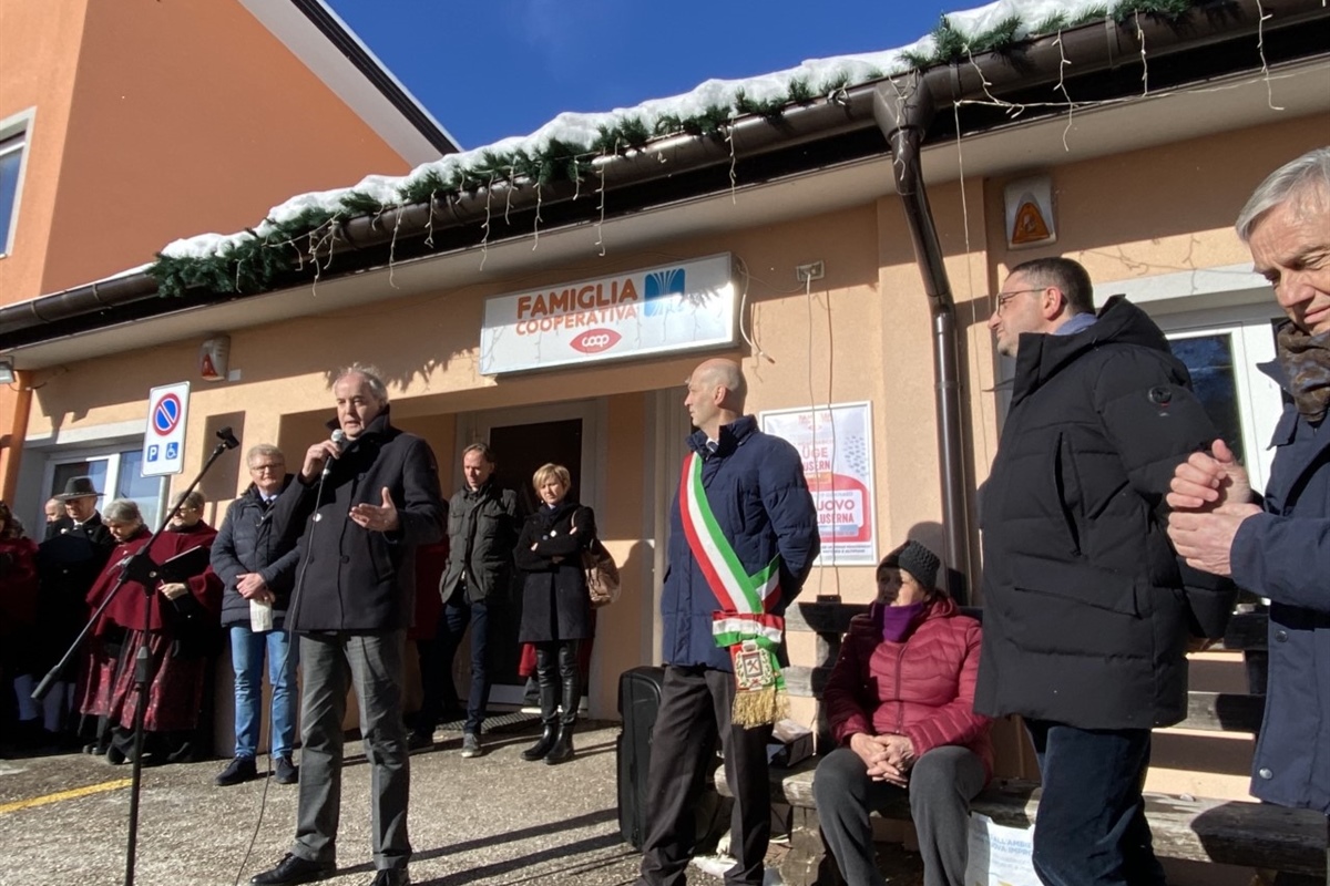 A Luserna il benvenuto al punto vendita della Famiglia Cooperativa Vattaro e Altipiani