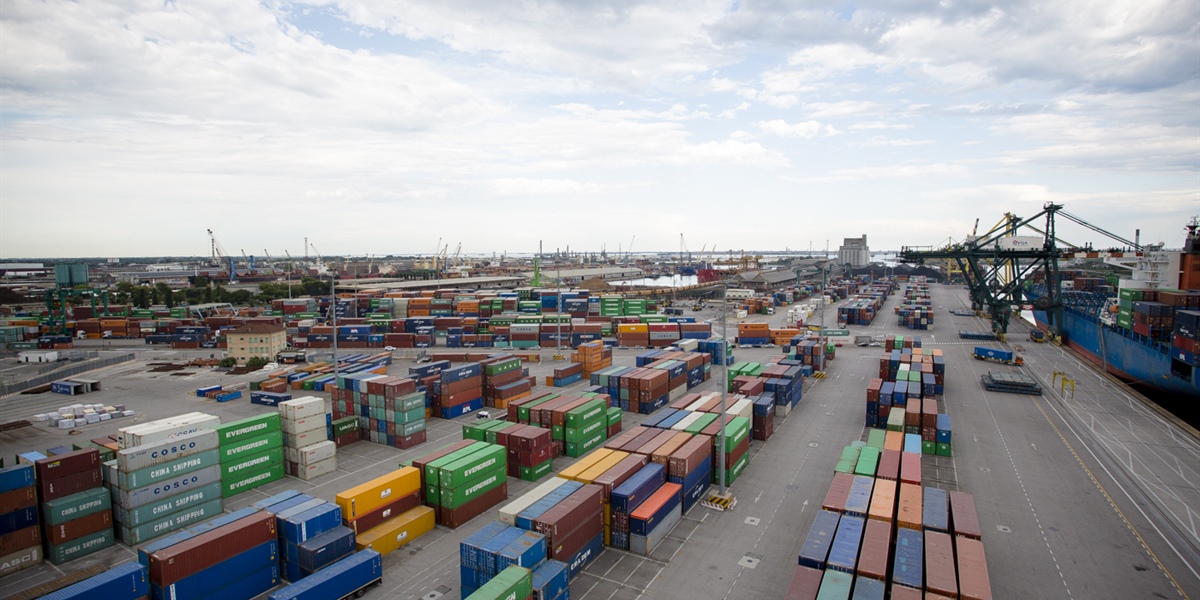 Commercio estero: Cresce export ma meno dell’import. Deficit commerciale -31mld