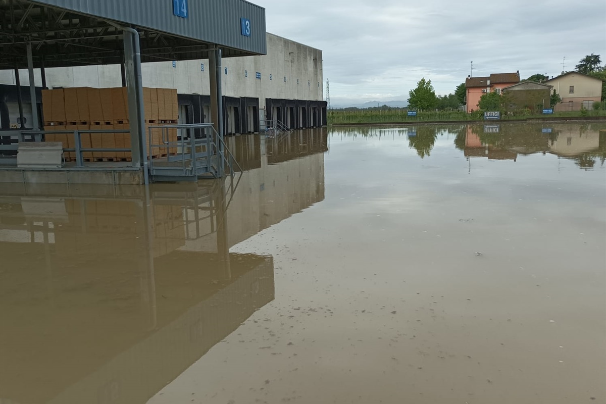Alluvione in Romagna, Conserve Italia riparte con produzione di succhi e spedizione merci
