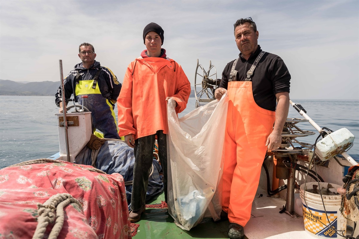 Il futuro della pesca sostenibile. Quando i pescatori puliscono il mare