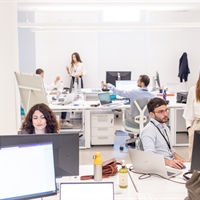 Lavoro: +395mila occupati sull'anno