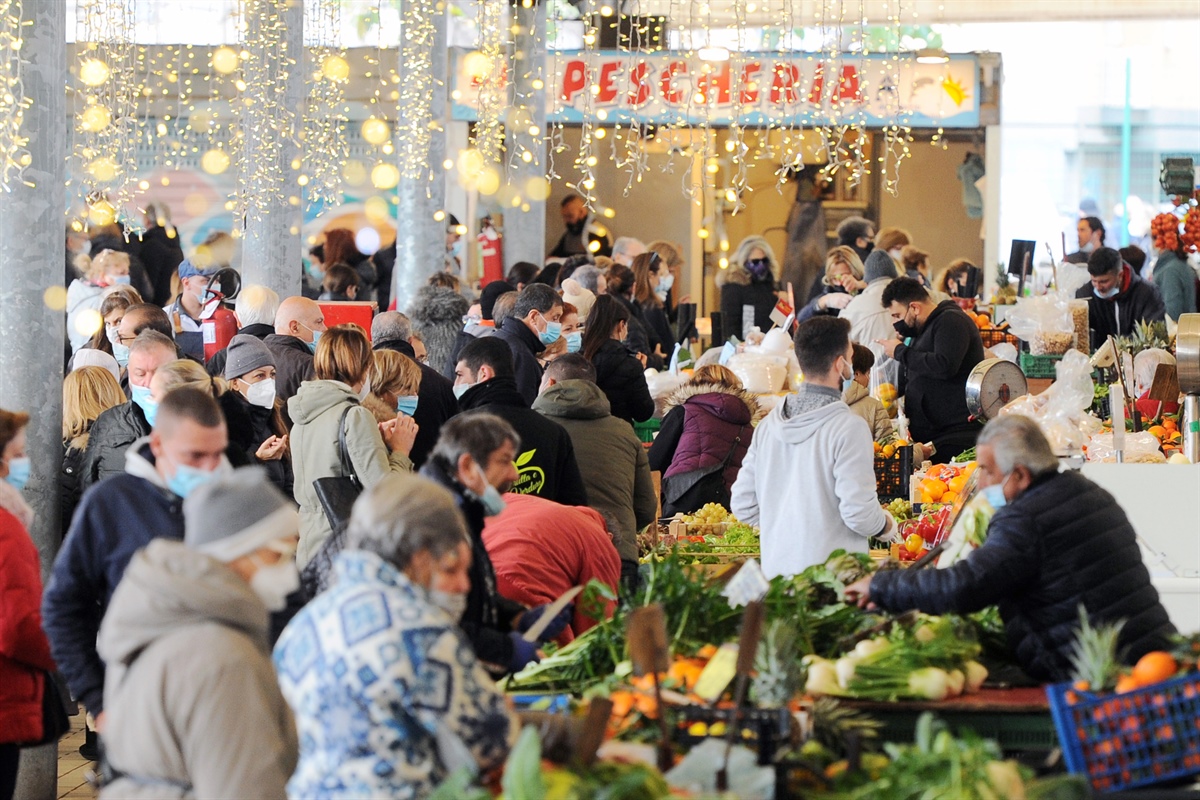 Natale, per il cenone gli italiani spenderanno 2,9 miliardi, 400 milioni in più del 2022