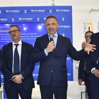 Vinitaly, Lollobrigida premia le cantine cooperative centenarie