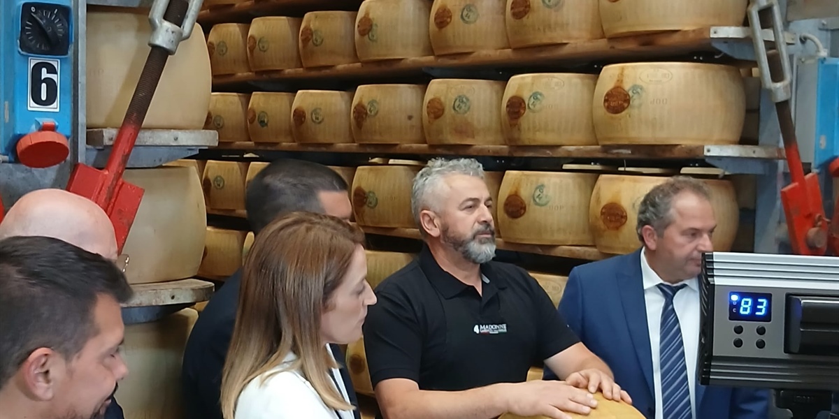 Parmigiano Reggiano, Metsola in visita al Caseificio 4 Madonne