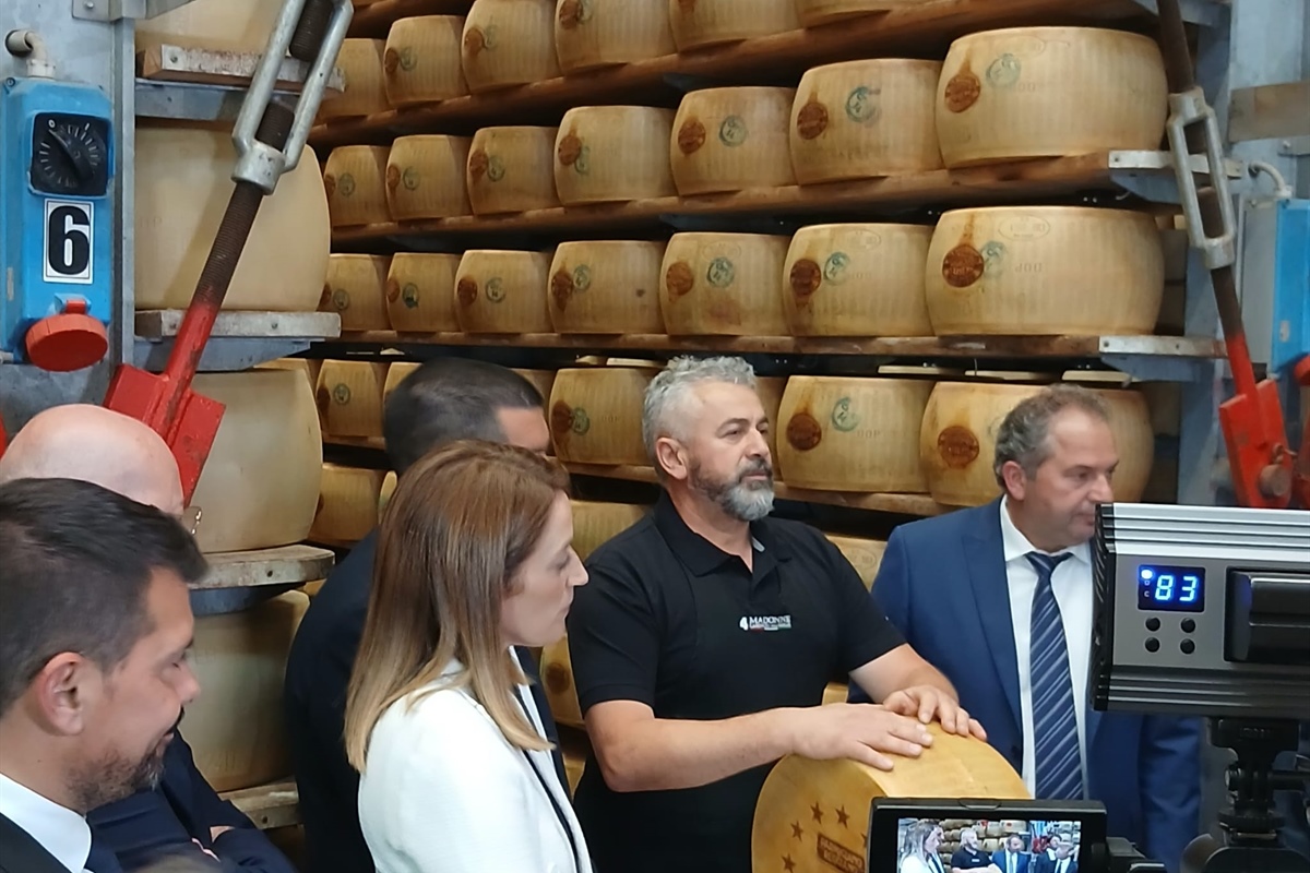 Parmigiano Reggiano, Metsola in visita al Caseificio 4 Madonne