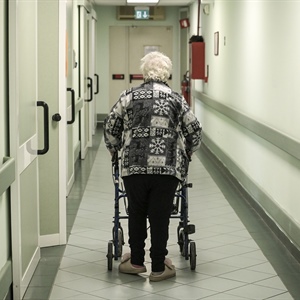 RSA e pazienti Alzheimer, l’allarme di Confcooperative Sanità e Federsolidarietà: «Senza un quadro normativo chiaro i servizi sono a rischio»