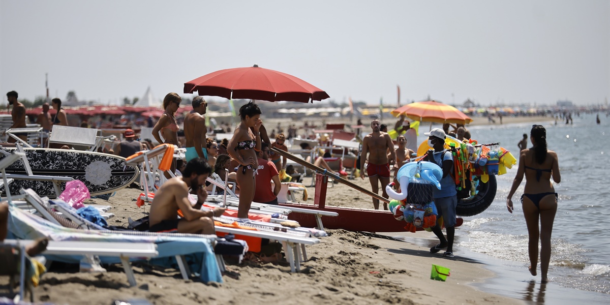 Ferragosto: Confcooperative, il 20% degli italiani si indebita pur di non rinunciare alle vacanze