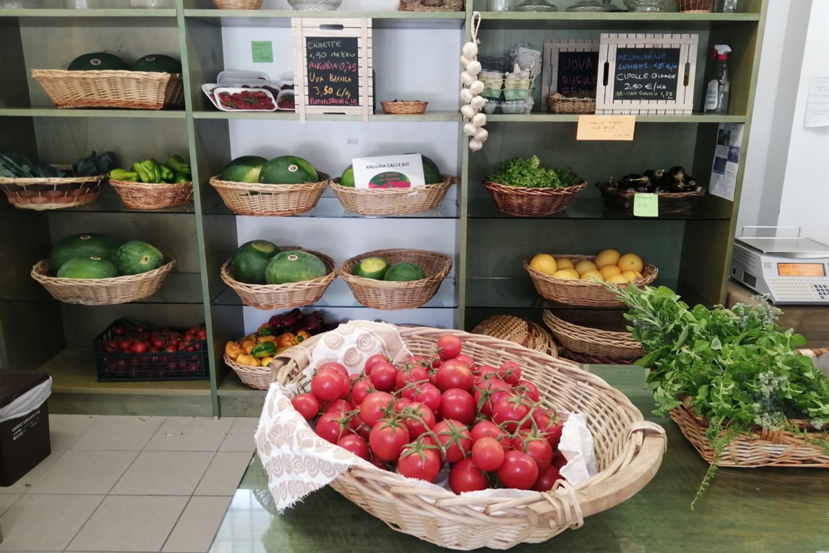 Storie: Mesa Noa, a Cagliari un emporio autogestito