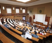 Bologna, bando Alma Mater per master Economia della Cooperazione