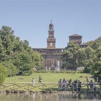 Abitare a Milano, cosa e come cambia la vita delle persone