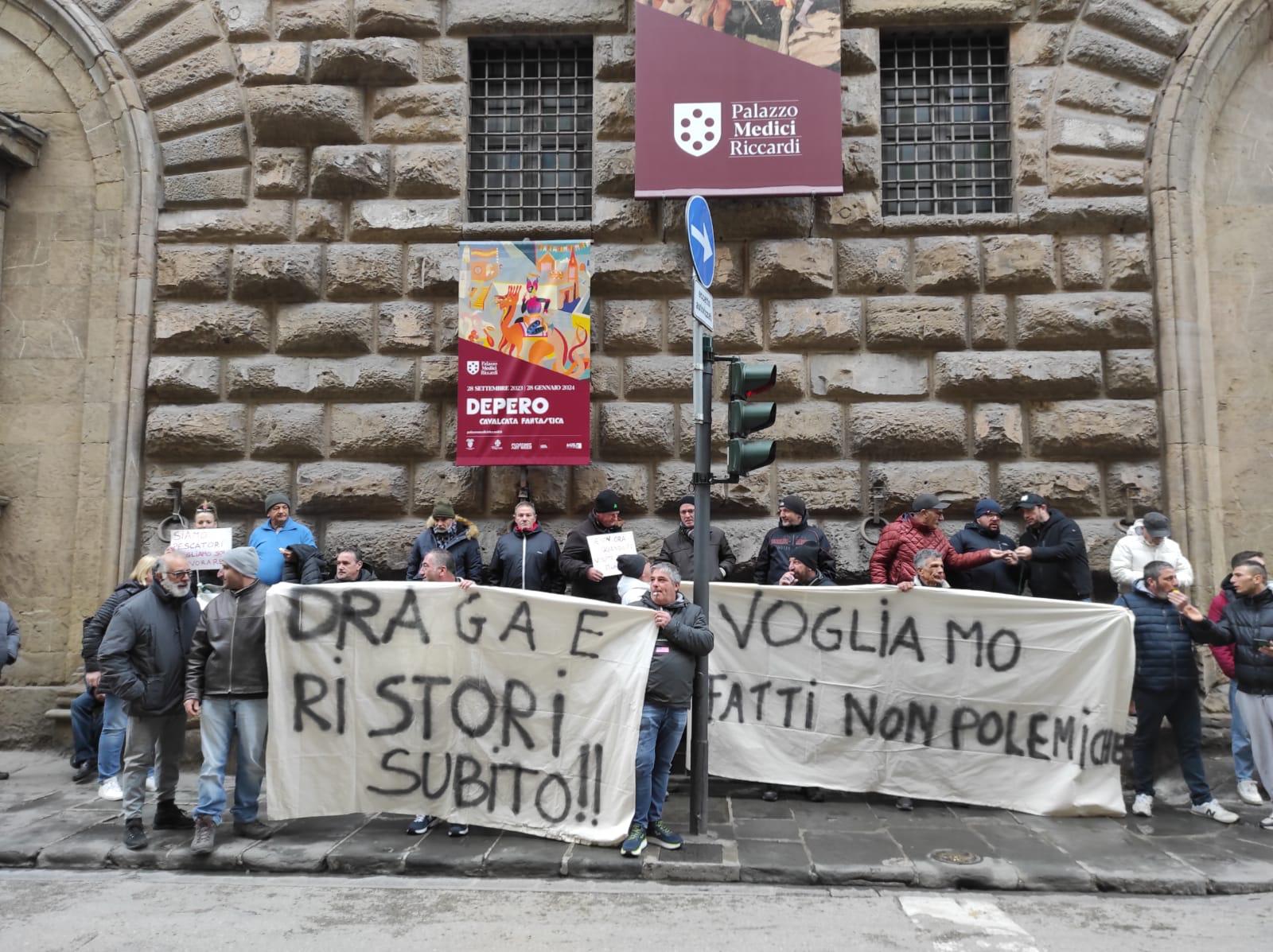 Viareggio, i pescatori toscani: «Il lavoro è un diritto previsto dalla Costituzione»
