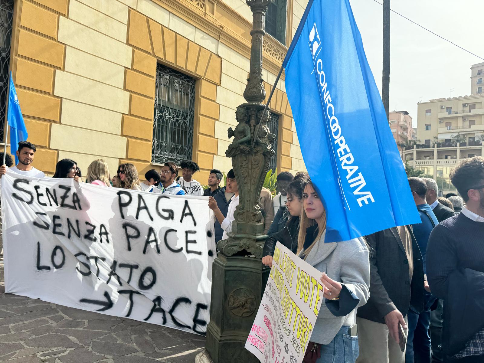 Agrigento, cooperative sociali in protesta: "A rischio l'accoglienza dei minori stranieri non accompagnati"