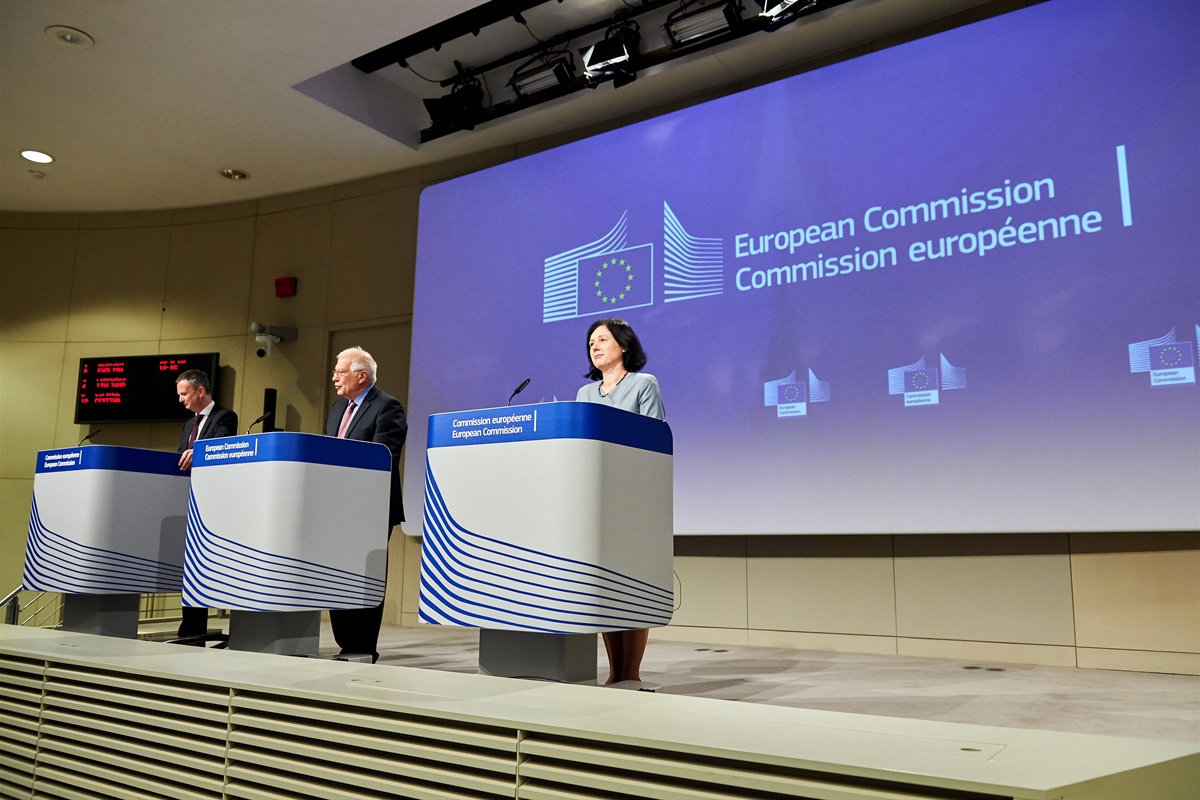 Commissione Ue vede al ribasso stime Pil Italia 2021 a +3,4%